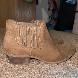❌ SOLD ❌ Womens Short brown booties